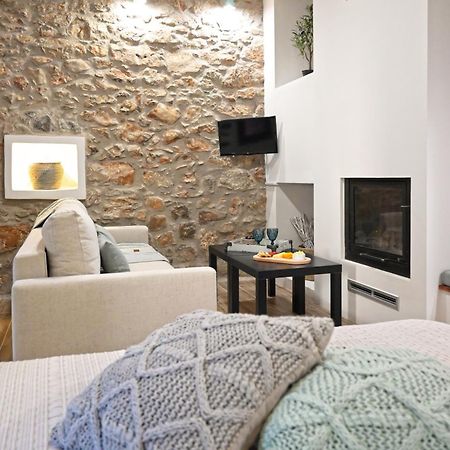 Pyrgos Houses And Restaurant Avgonima ภายนอก รูปภาพ